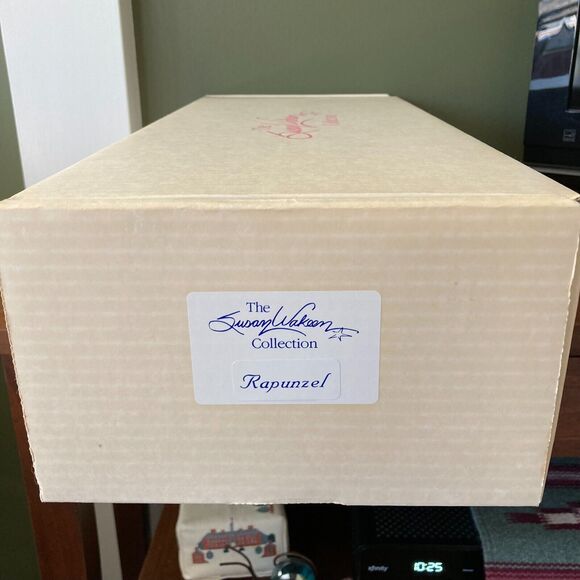 Vintage 90s Susan Wakeen Collection 14" Rapunzel Doll DOTY Winner 1997 - Picture 5 of 6